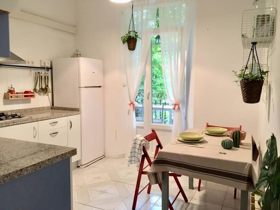 San Matías Urban Retreat with Balcony Apartment in Granada