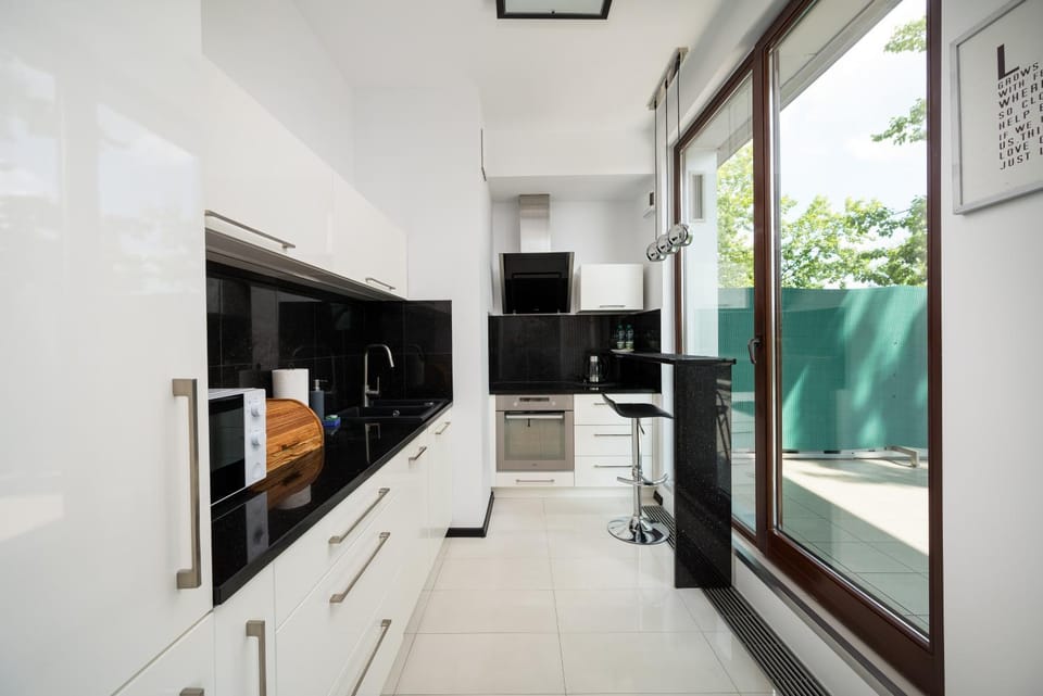 Kitchen or kitchenette, oven