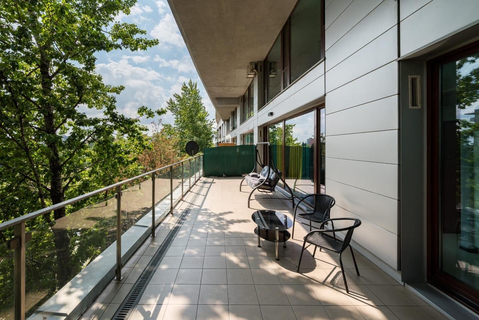 Property building, View (from property/room), Balcony/Terrace