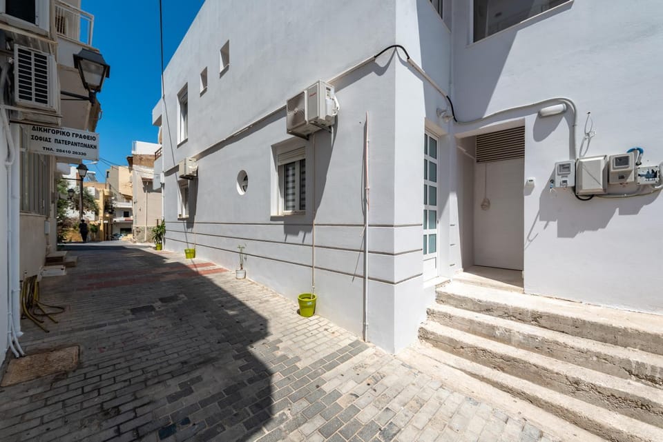 Property building, Day, Neighbourhood, Street view