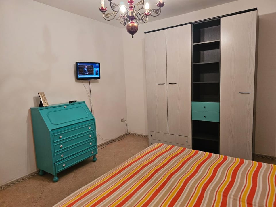 Bed, Photo of the whole room, Bedroom, wardrobe