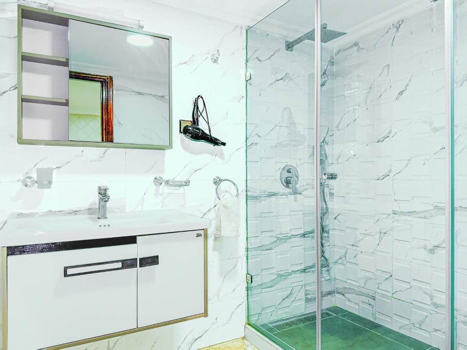 Shower, Toilet, Bathroom, towels, towels