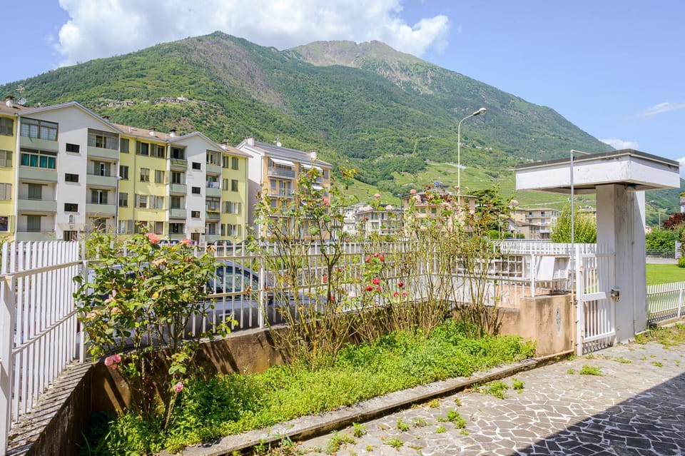 Facade/entrance, Natural landscape, Garden, Mountain view