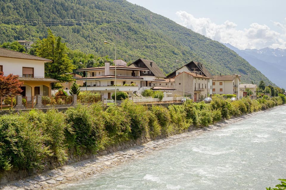 Property building, Garden view, Mountain view, River view