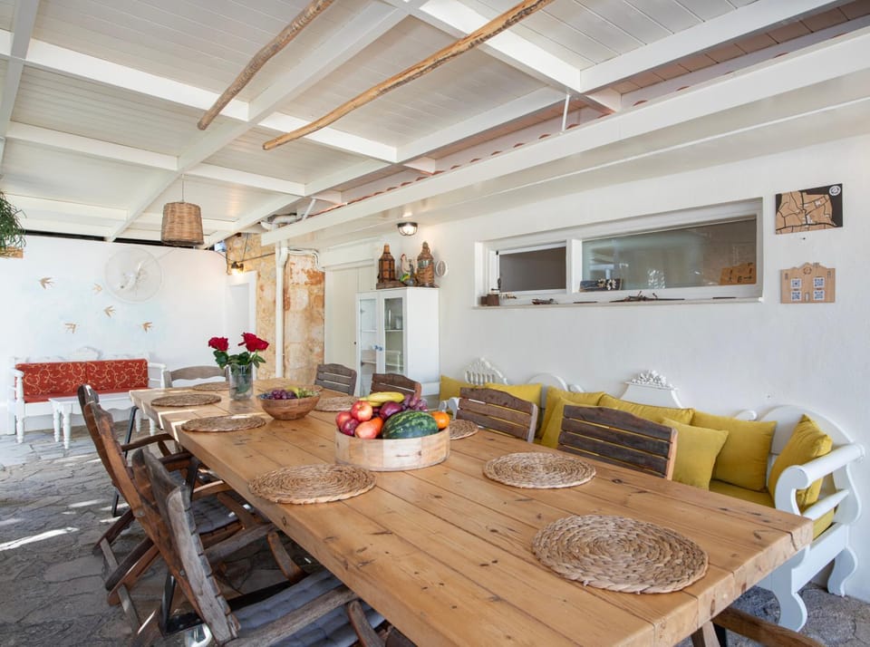 Food and drinks, Dining area, Food