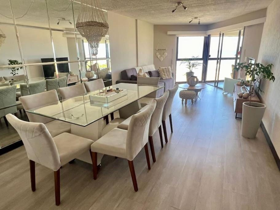 Gran apartamento en primera línea Apartment in Punta del Este