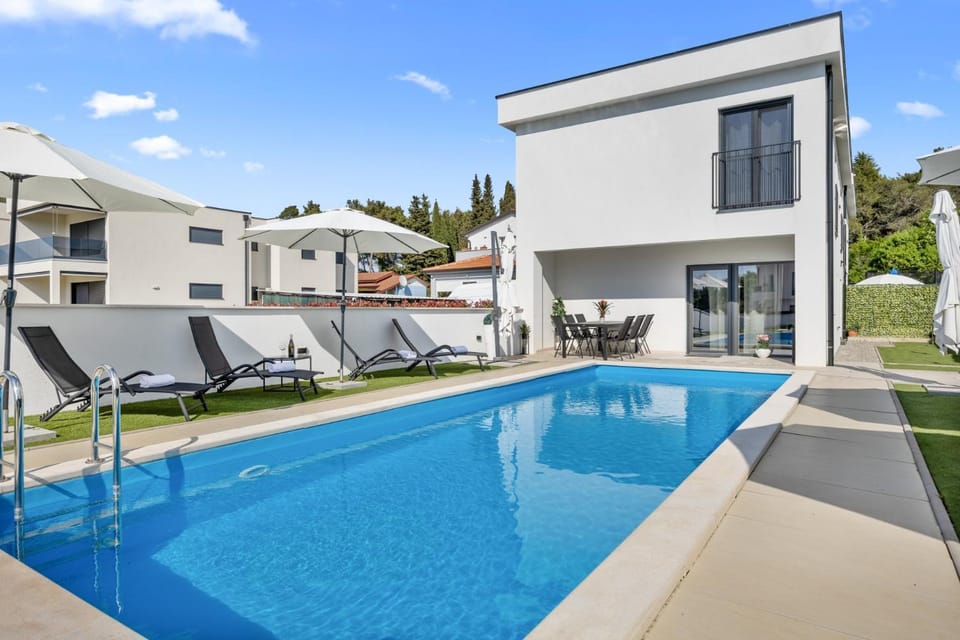 Modern Villa Angelina in Poreč - by Istrabook Villa in Poreč