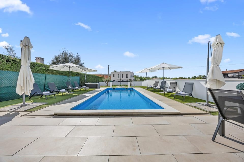 Modern Villa Angelina in Poreč - by Istrabook Villa in Poreč