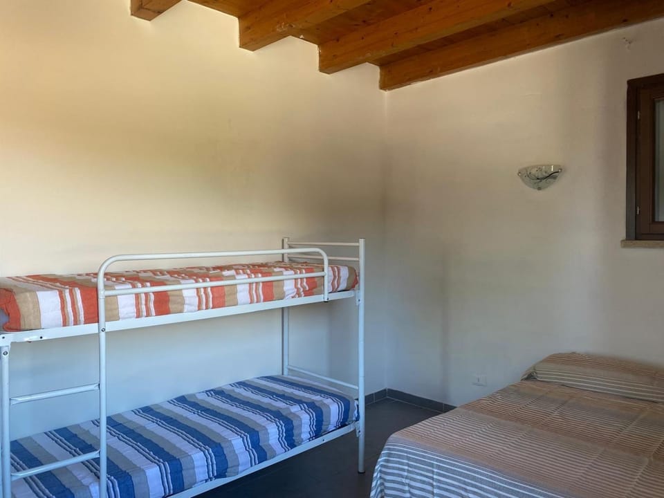 Bed, Bedroom, bunk bed