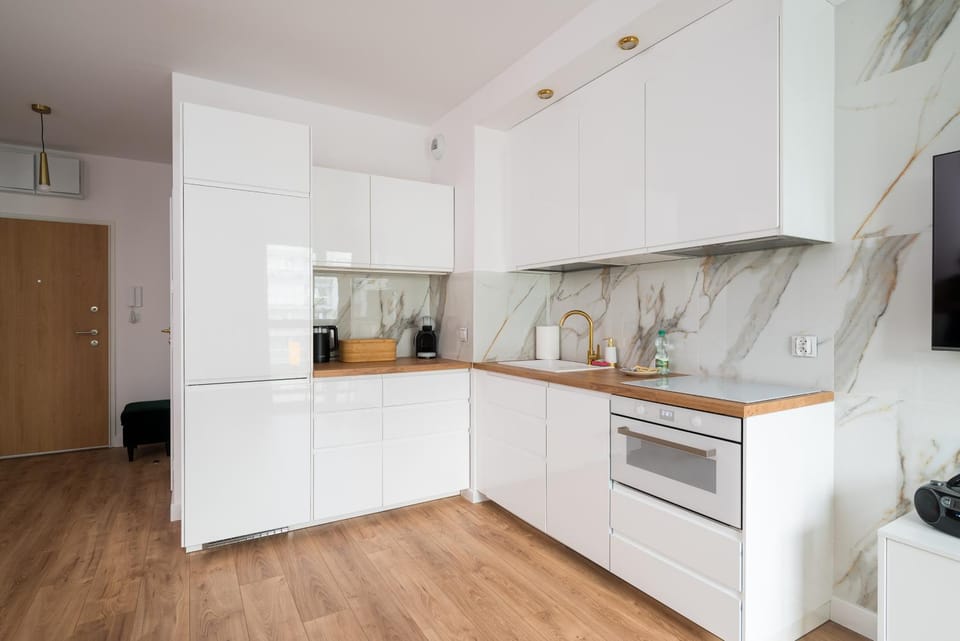 Coffee/tea facilities, Kitchen or kitchenette, dishwasher, oven, stove