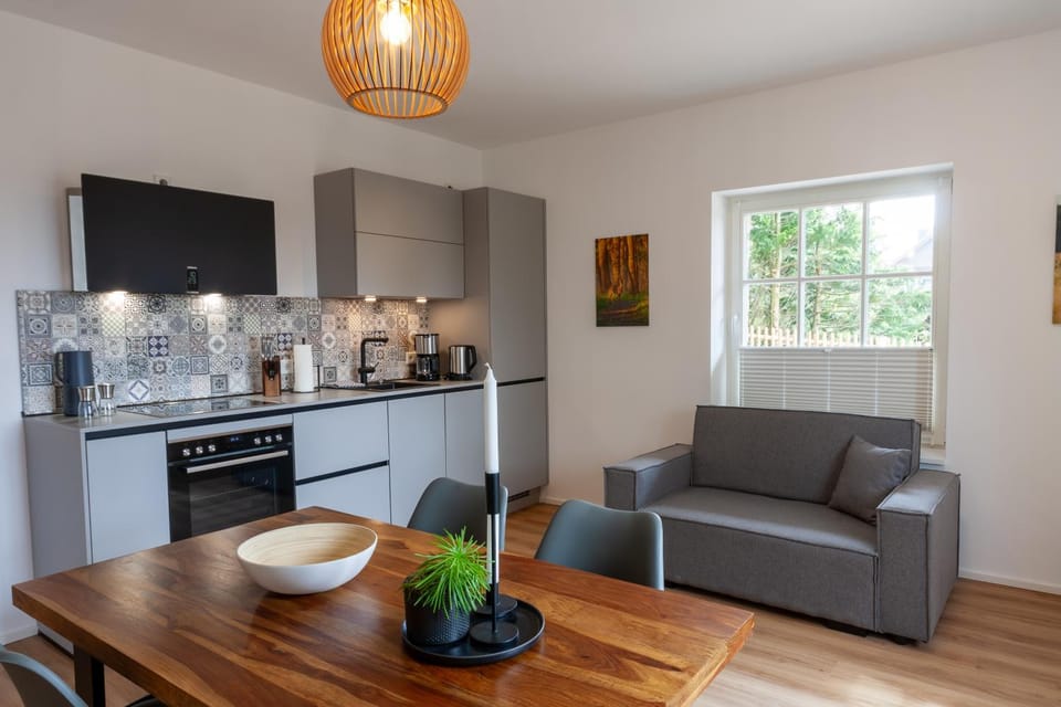 Dining area, kitchen