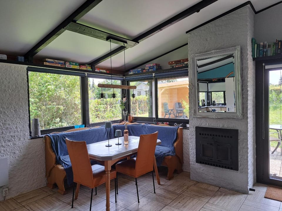 Dining area, Food