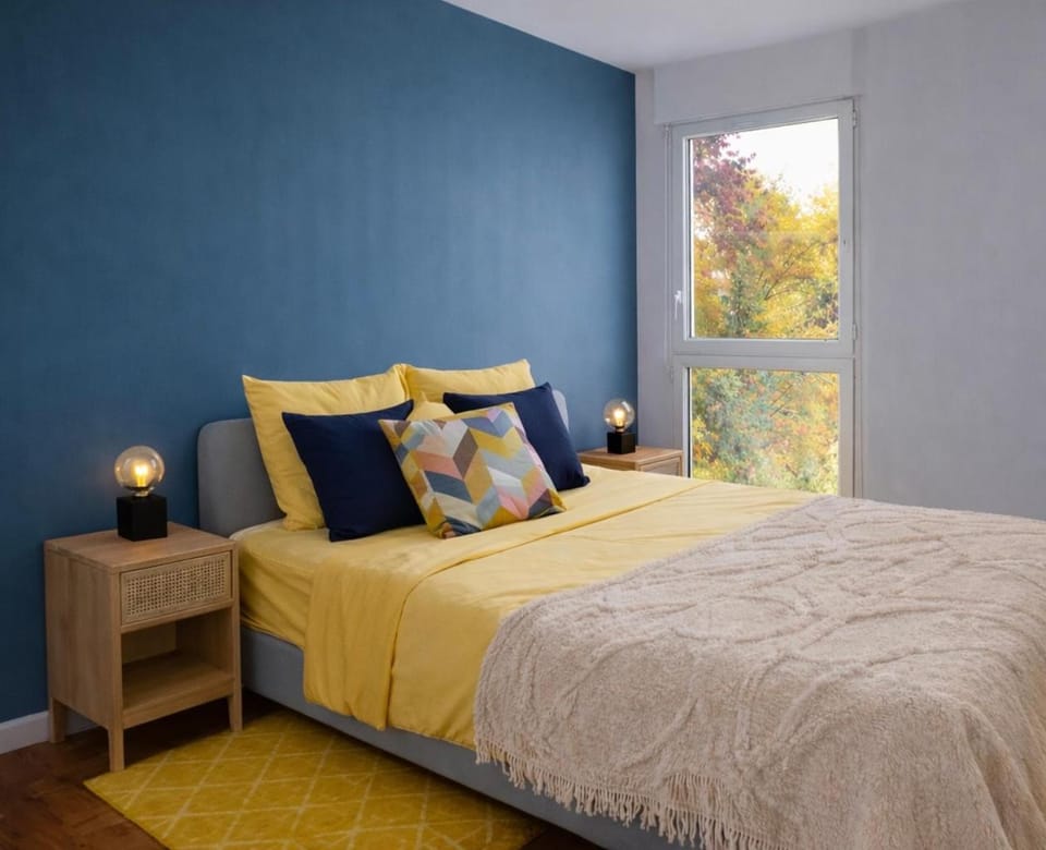 Bedroom, cot, heating