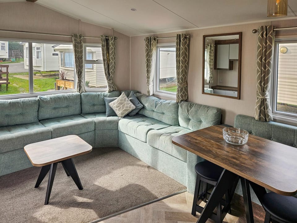 Beachside Holiday Park Campground/ 
RV Resort in Sedgemoor