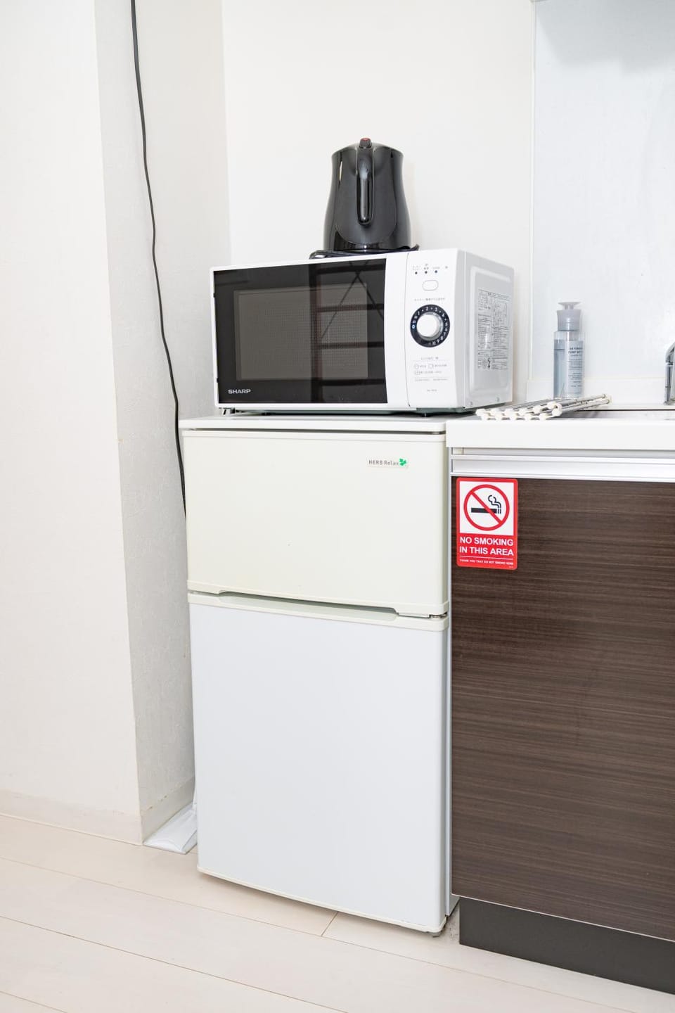microwave, kitchen