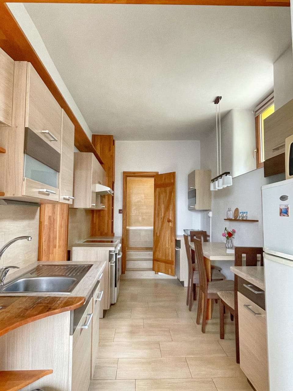 Kitchen or kitchenette, oven