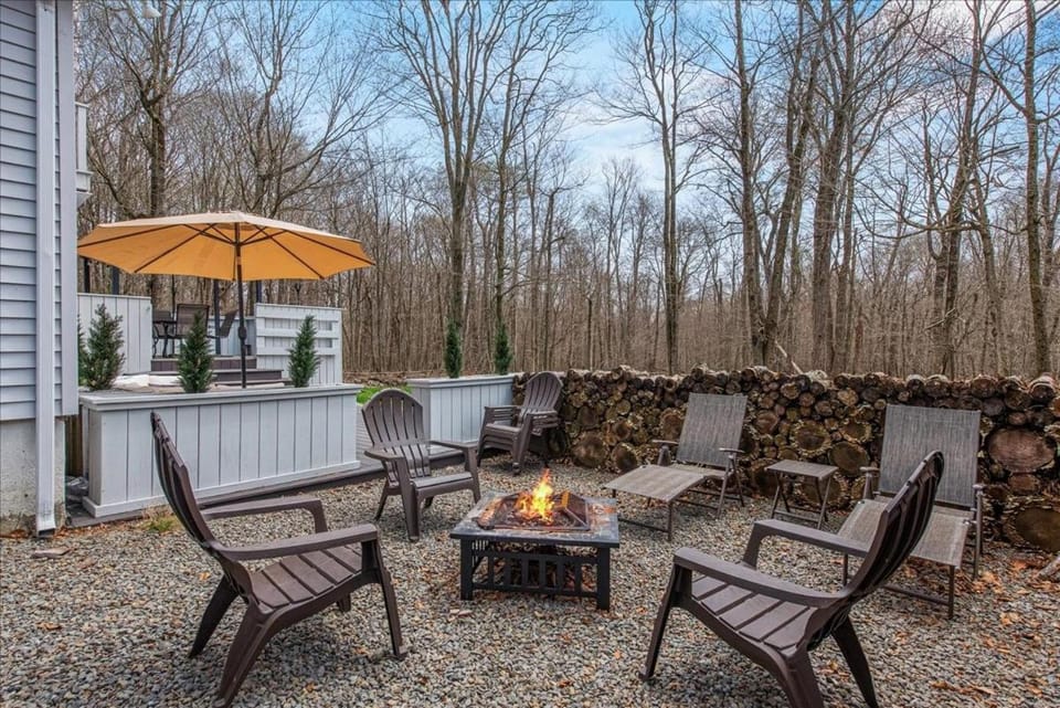 Pocono Scandinavian Cottage House in Coolbaugh Township