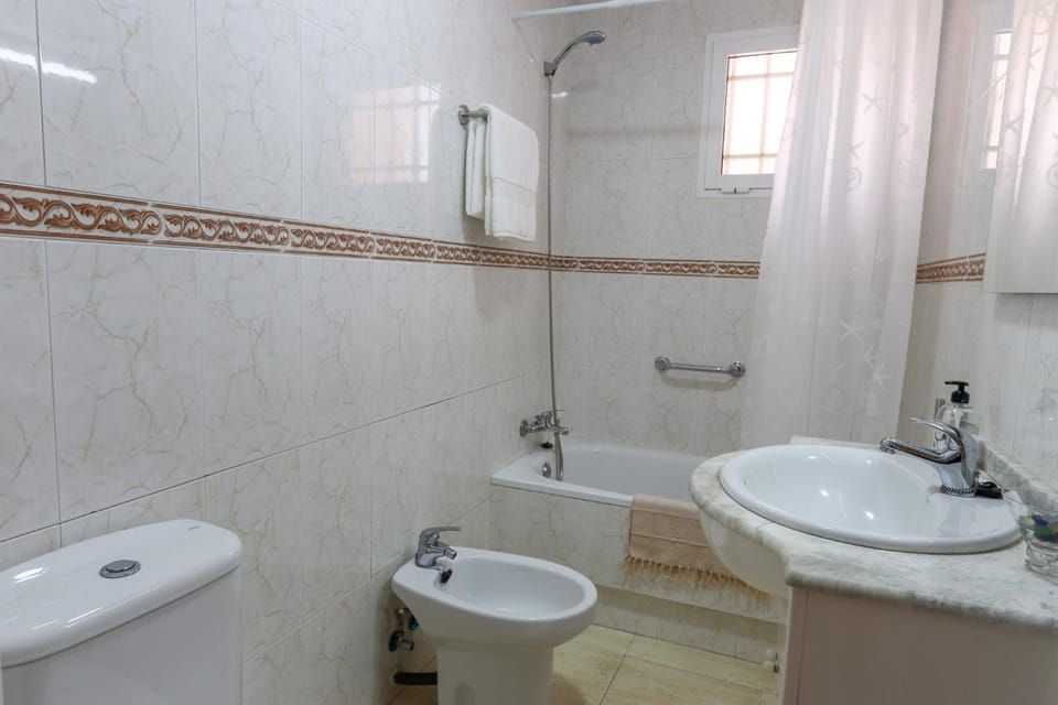Toilet, Bath