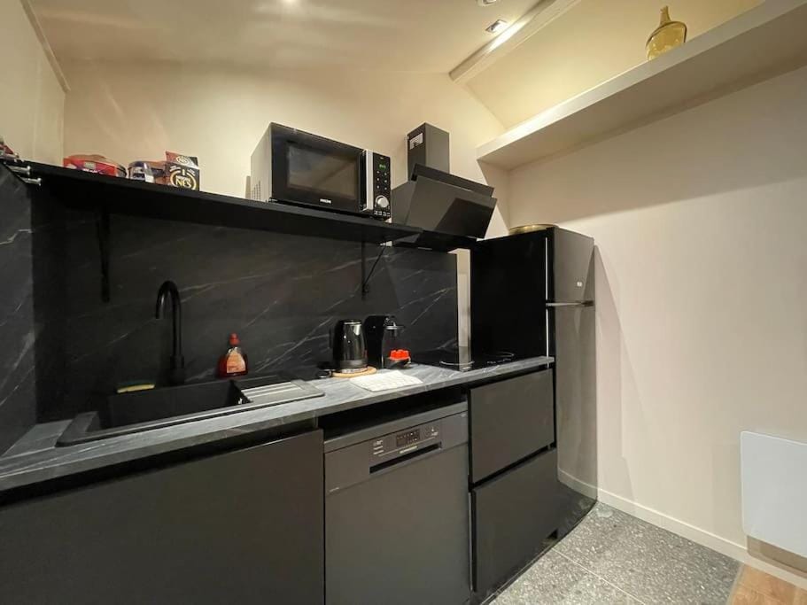 Cocon sous le toit, 6 personnes, Villeurbanne Apartment in Villeurbanne