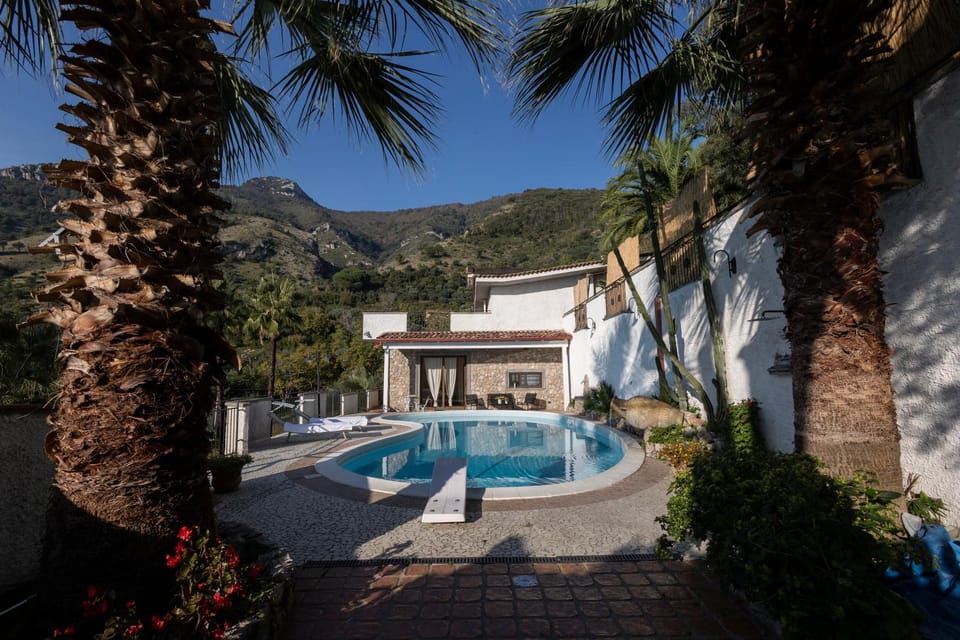 Property building, Day, Natural landscape, Summer, Mountain view, Pool view, Swimming pool, sunbed