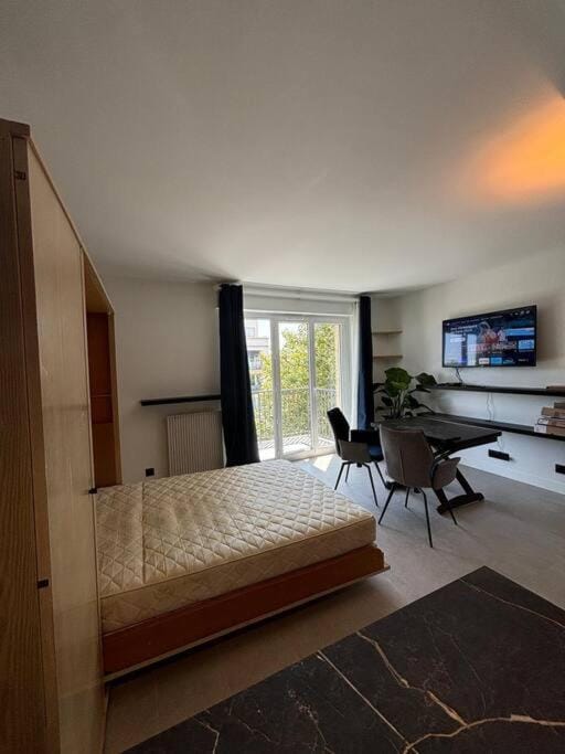 Studio à Courbevoie 92 Apartment in Levallois-Perret