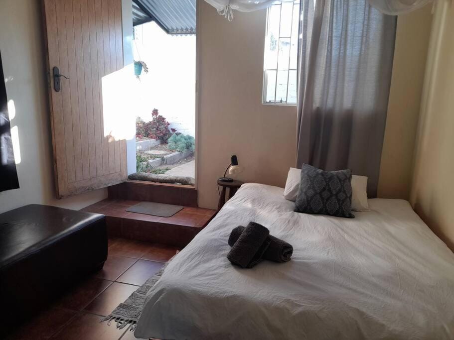 For the Single Traveller close to town Apartment in Windhoek