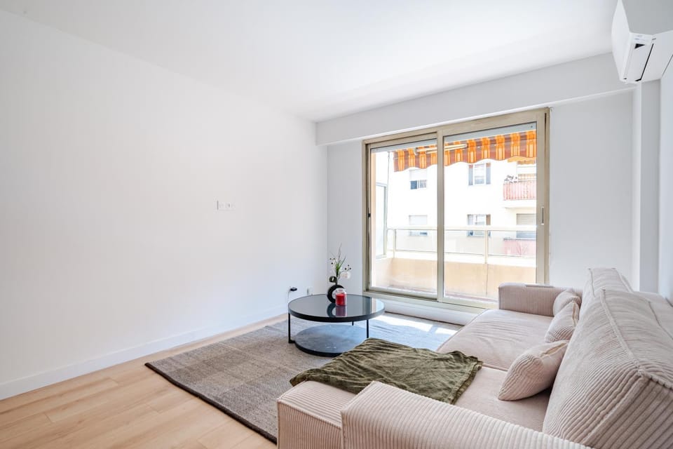 Near old town and apartment fully renovated Apartment in Nice