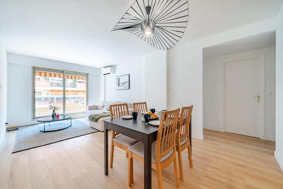 Near old town and apartment fully renovated Apartment in Nice