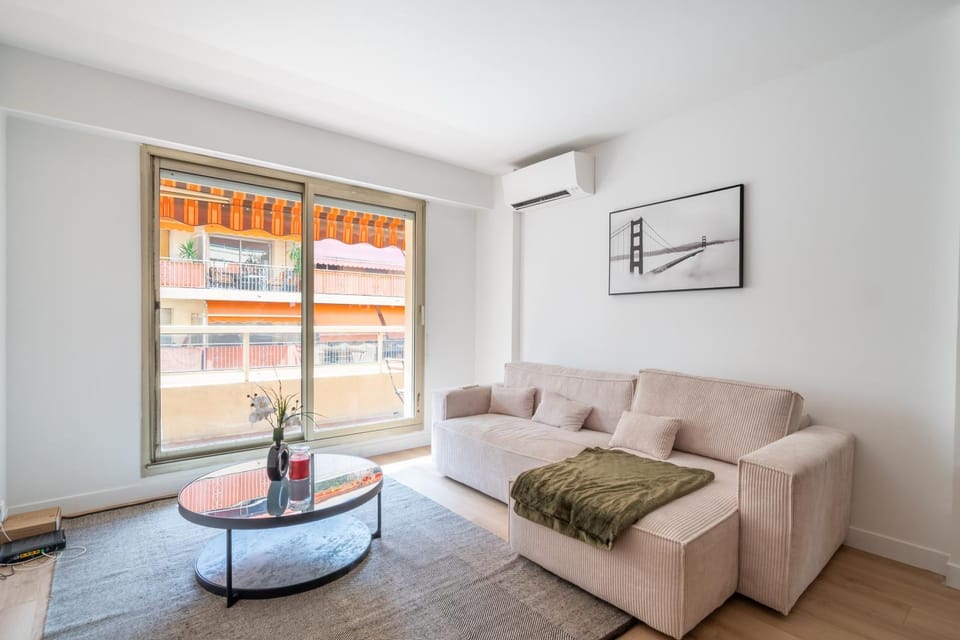 Near old town and apartment fully renovated Apartment in Nice