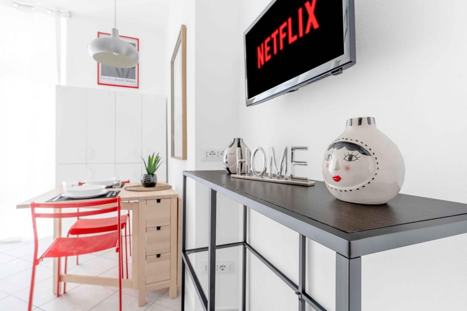 TV and multimedia, Kitchen or kitchenette, Dining area