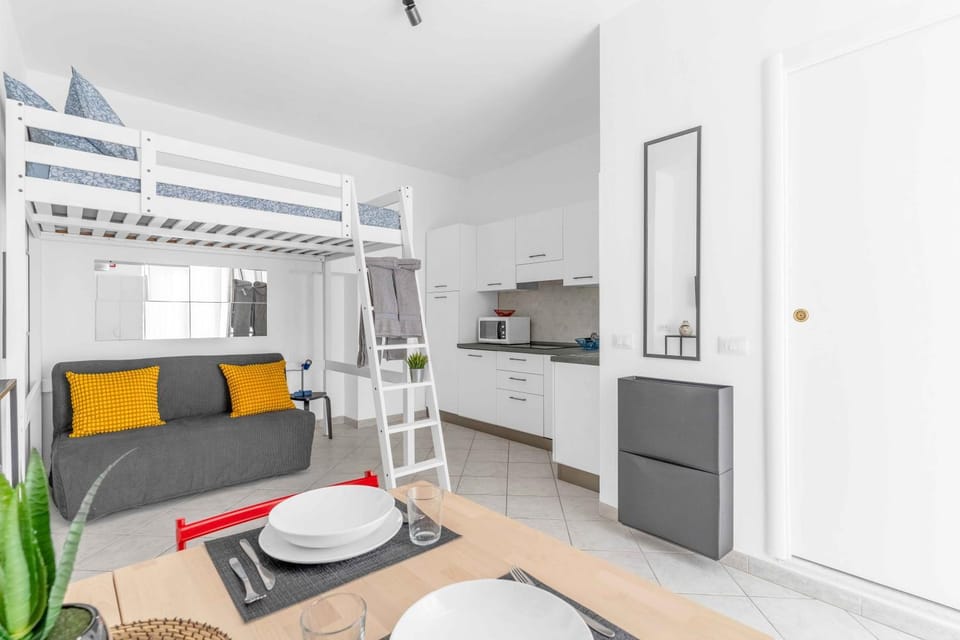 Bed, Kitchen or kitchenette, Bedroom
