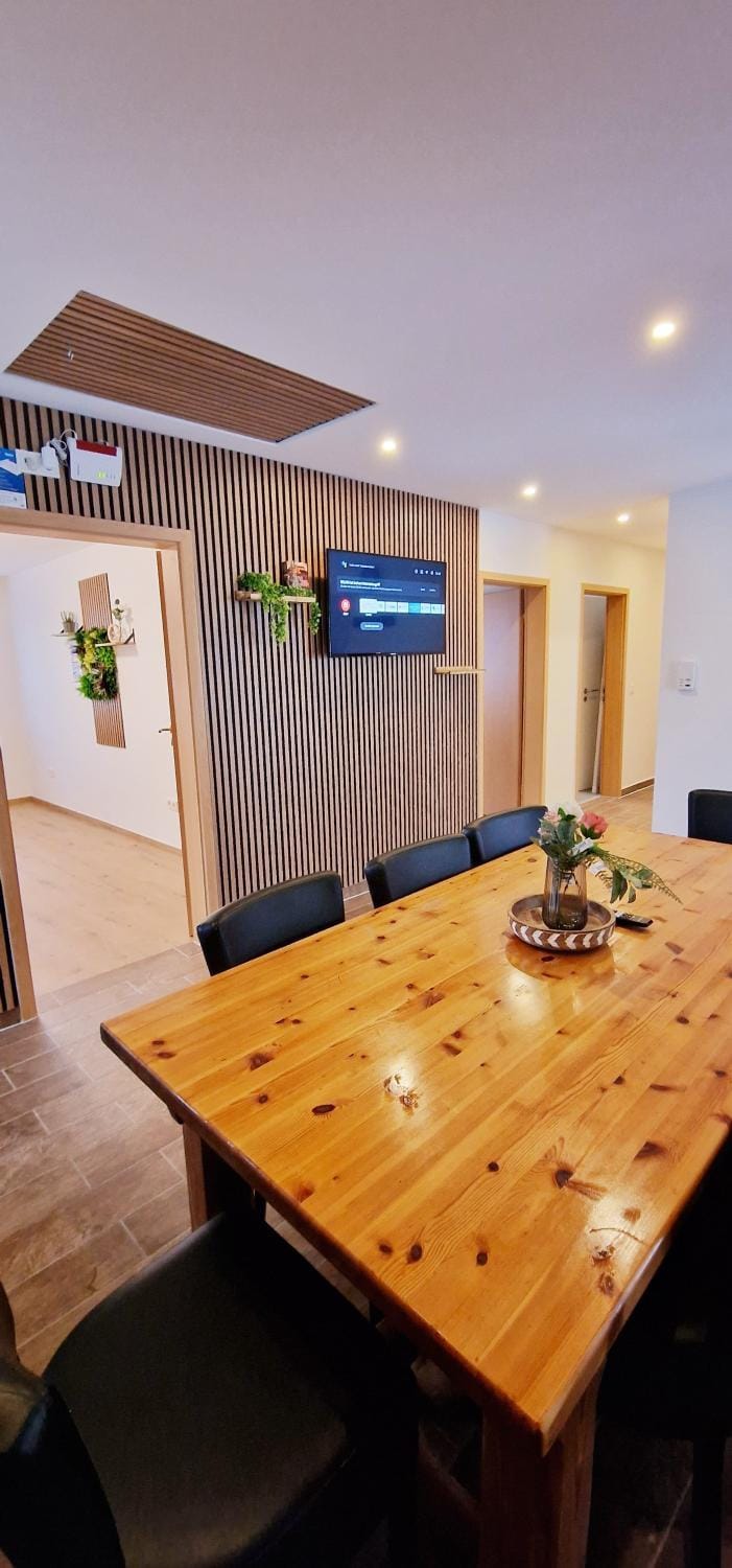 Living room, Seating area, Dining area