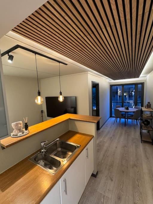 TV and multimedia, Kitchen or kitchenette