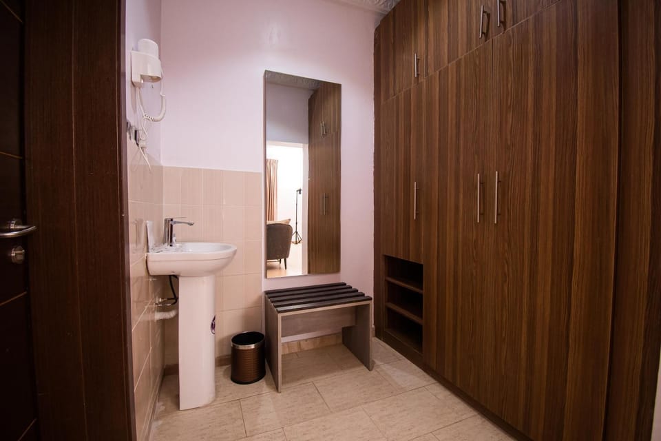 Toilet, Bathroom, wardrobe