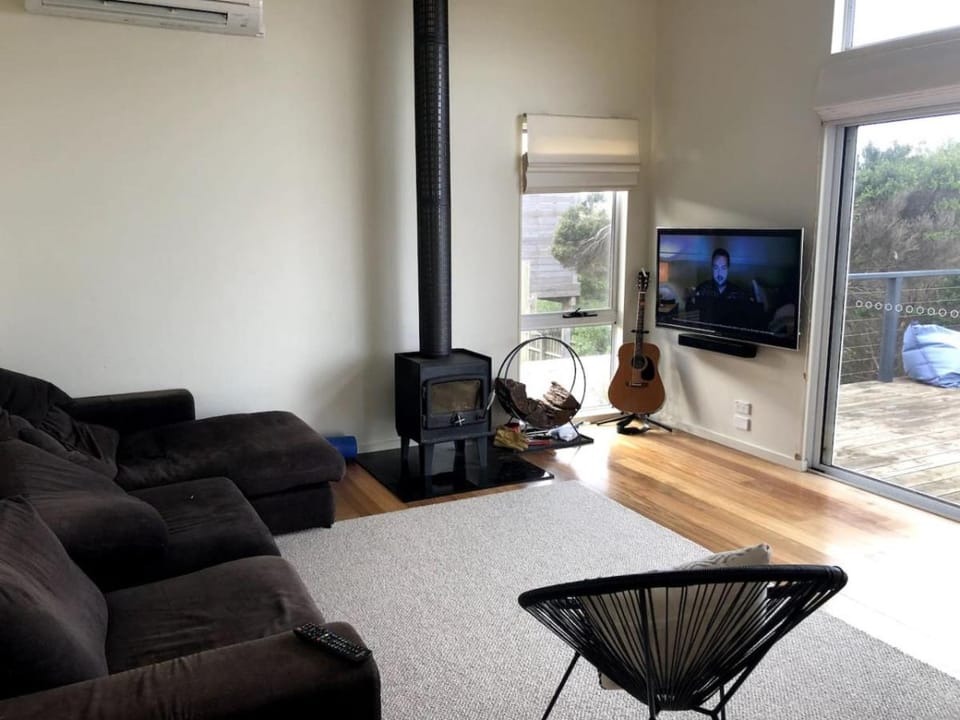 3 Bed Coastal getaway - walking distance to Beach House in Smiths Beach