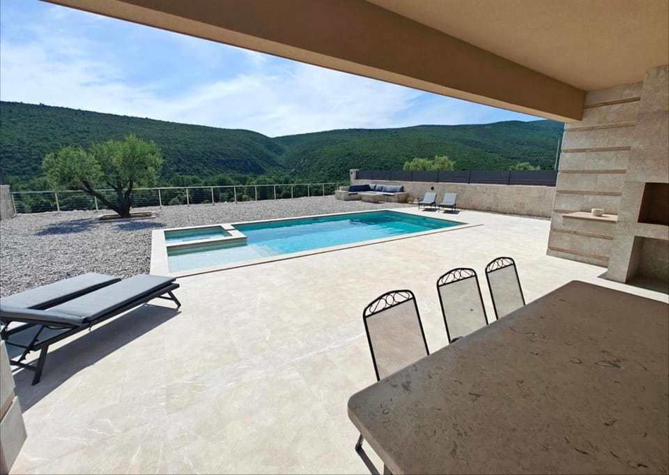 Property building, Swimming pool