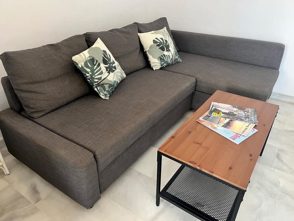 Bed, Living room