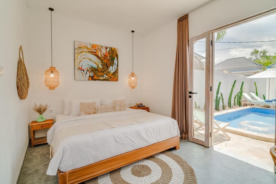 Bed, Photo of the whole room, Bedroom, Pool view