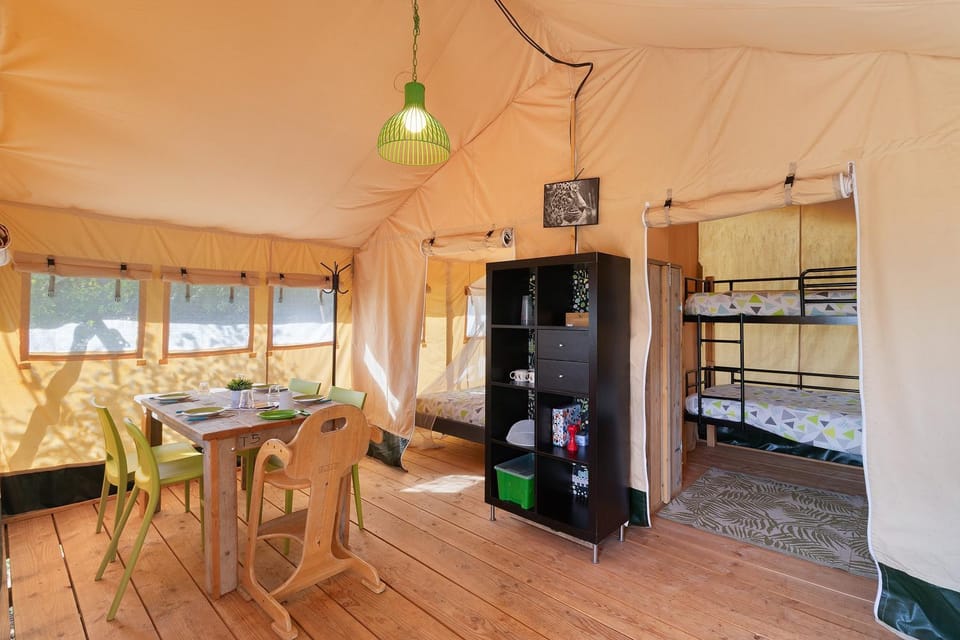 Safarilodge Standard 4 pers Campground/ 
RV Resort in Occitanie