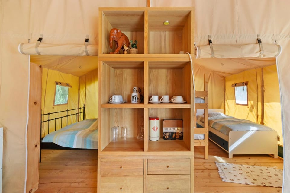 Safarilodgetent Prestige Airco Campground/ 
RV Resort in Occitanie