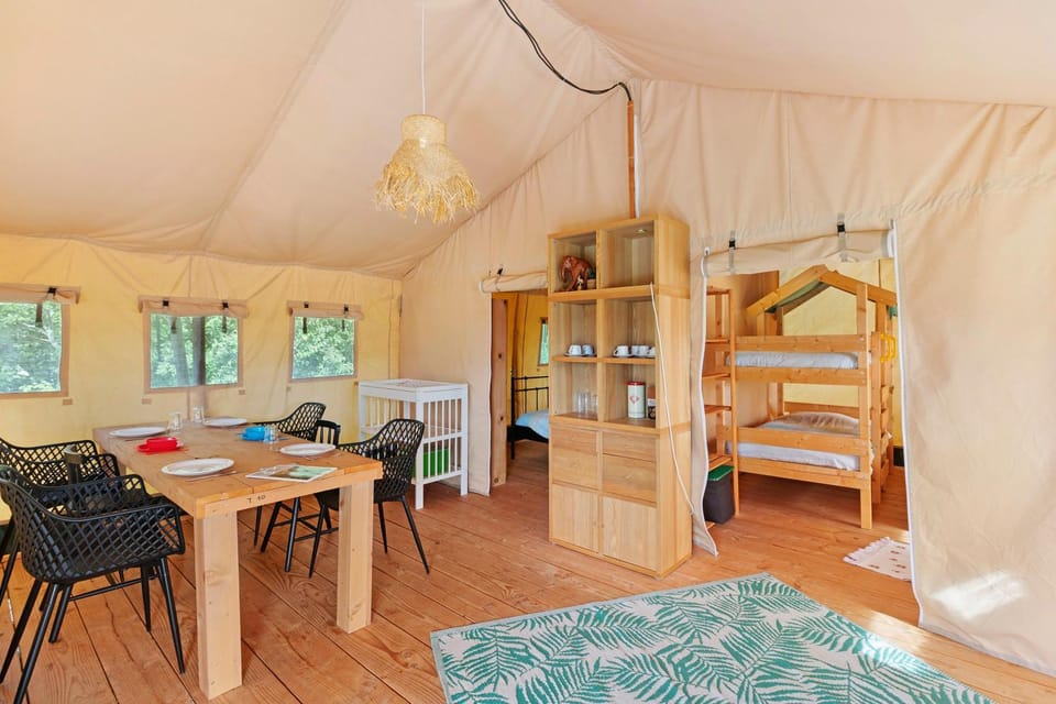 Safarilodgetent Prestige Airco Campground/ 
RV Resort in Occitanie
