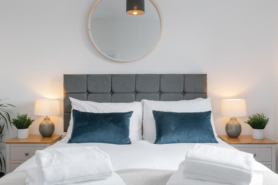 StarHost Residences - Spacious 2-bed Apartment in Newbury Apartment in Newbury