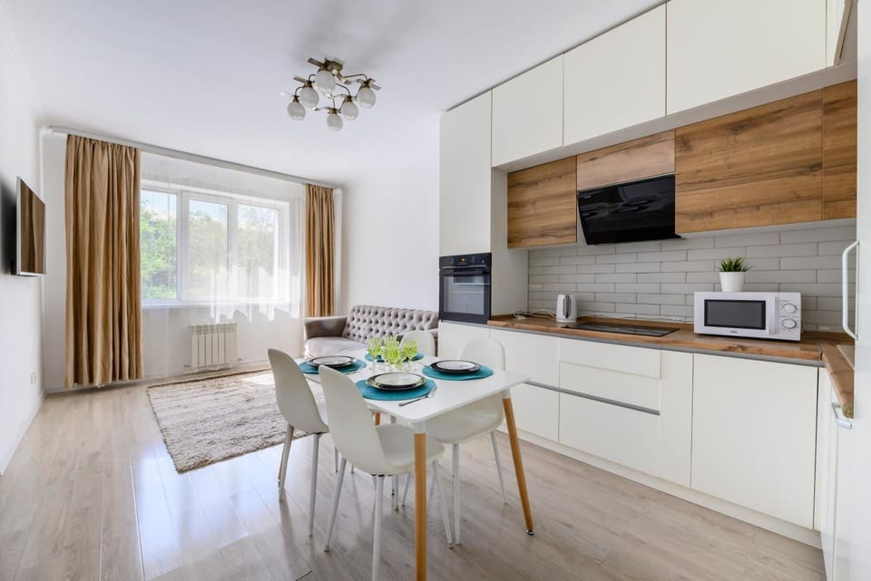 TV and multimedia, Coffee/tea facilities, Kitchen or kitchenette, Dining area, dishwasher, microwave, oven, pet friendly, pet friendly, stove