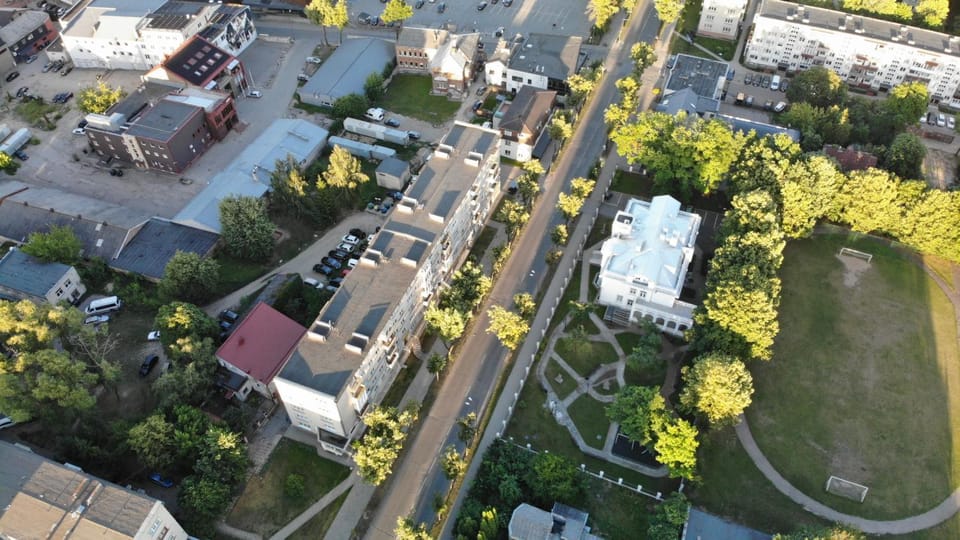 Property building, Day, Neighbourhood, Natural landscape, Bird's eye view, City view, Street view, Location