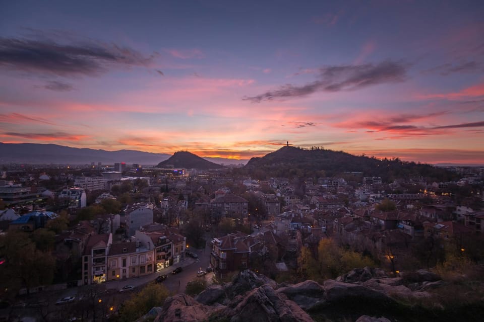 Nearby landmark, Off site, Day, City view, Sunset