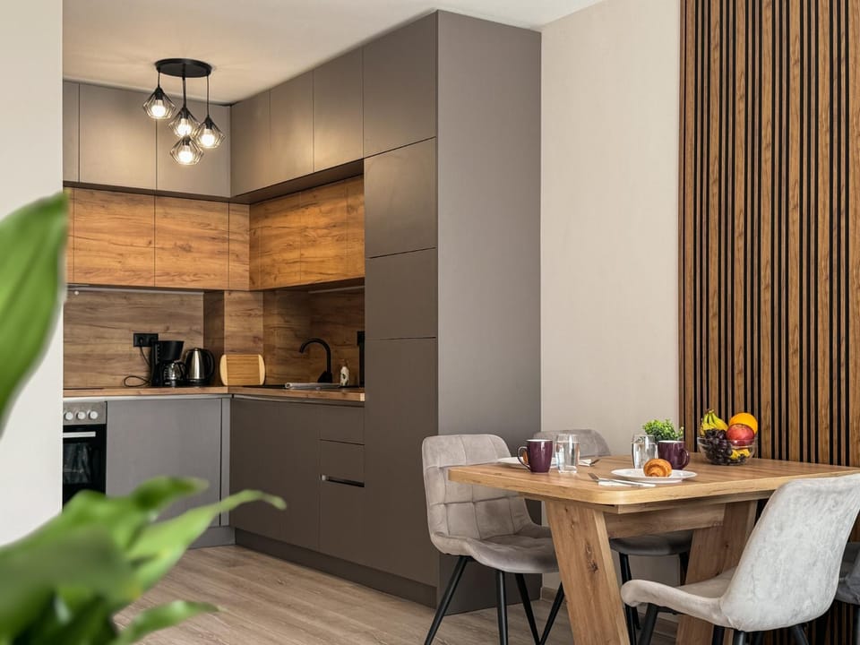 Coffee/tea facilities, Kitchen or kitchenette, Dining area, minibar, oven