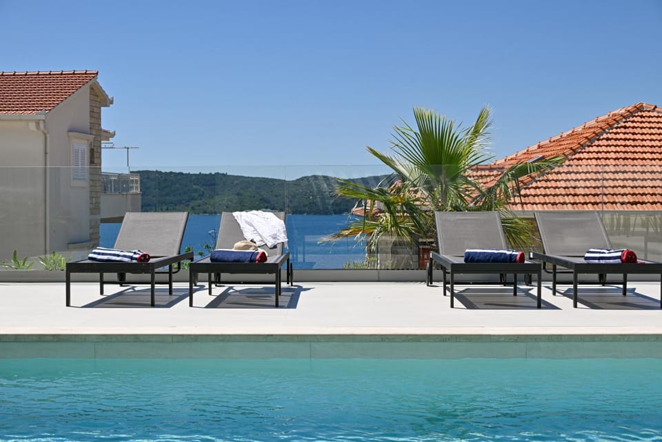 Sea view, Swimming pool