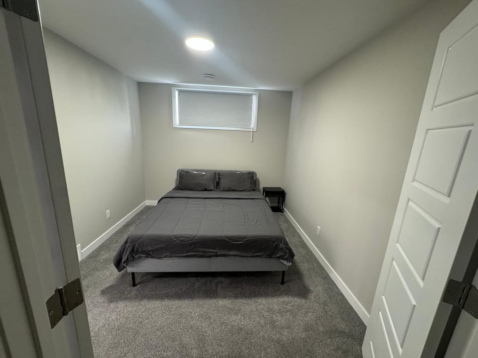 Cozy 1 bedroom basement apartment Apartment in Airdrie