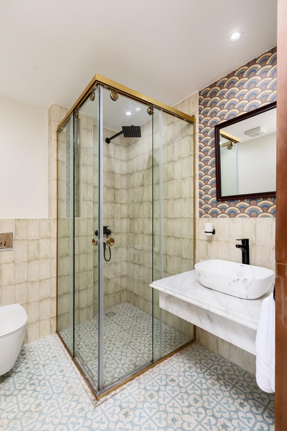 Shower, Toilet, Bathroom, towels