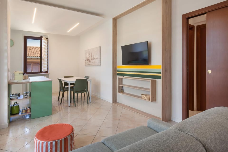 Communal lounge/ TV room, Living room